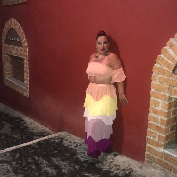 Two Piece beautiful flowy set - Picture 4 of 11